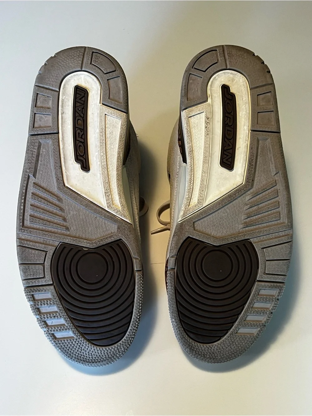 Air Jordan 3 Jordan - Brown/Metallic Gold